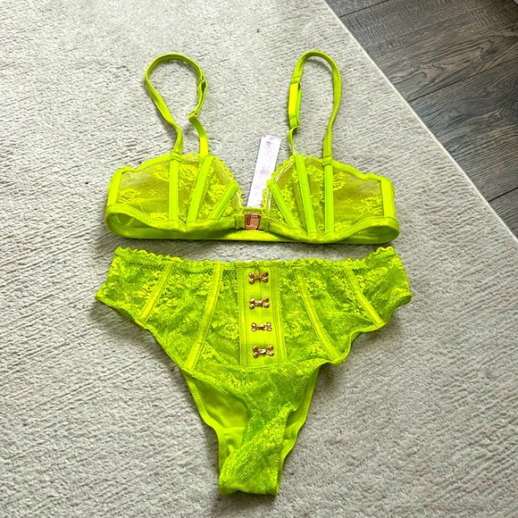 Savage X Fenty Other - Fenty lingerie set